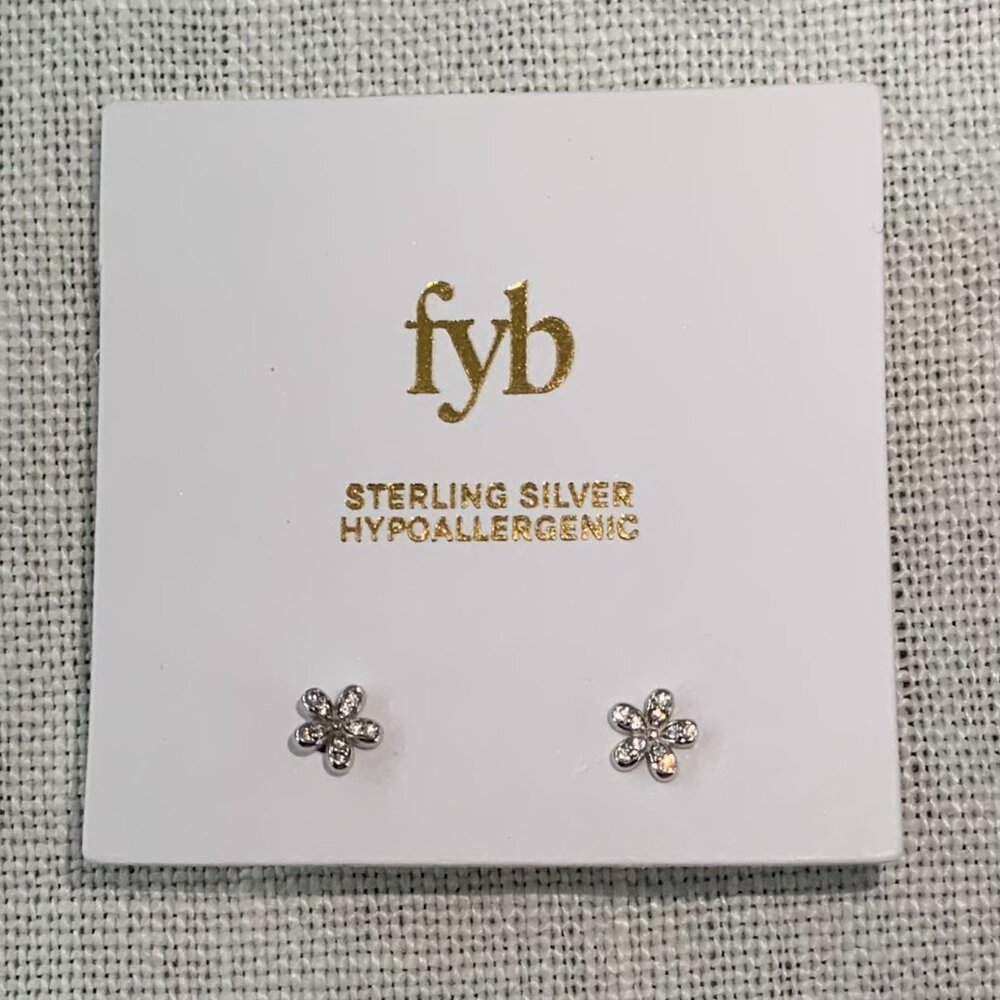 FYB CZ &  925 Sterling Silver Petite Daisy Stud Earrings Silver